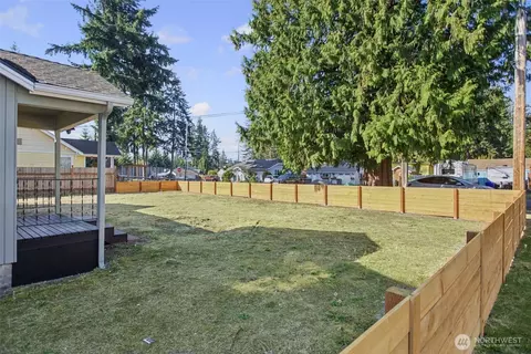 Exterior - 7425 Mcdougall Ave, Everett, WA 98203 photo 3 of 7