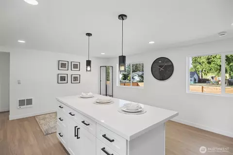 Kitchen - 7425 Mcdougall Ave, Everett, WA 98203 photo 4 of 4