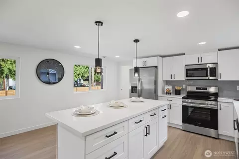 Kitchen - 7425 Mcdougall Ave, Everett, WA 98203 photo 3 of 4