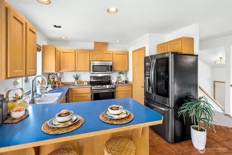 Kitchen - 7417 3rd Dr W, Everett, WA 98203 photo 2 of 2