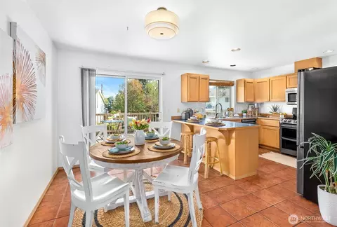 Dining - 7417 3rd Dr W, Everett, WA 98203 photo 1 of 2