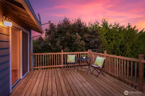 Exterior - 7417 3rd Dr W, Everett, WA 98203 photo 6 of 13
