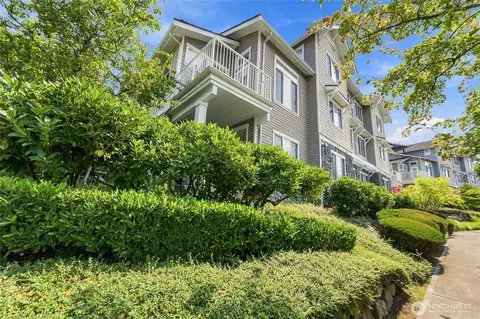 1601 NE Katsura St #101, Issaquah, WA 98029
