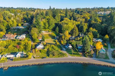 1160 Beach Dr, Port Orchard, WA 98366