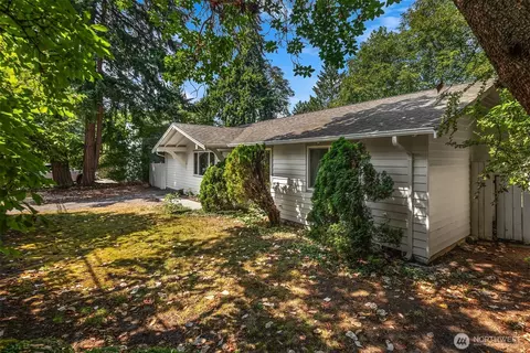 8012 NE 128th St, Kirkland, WA 98034