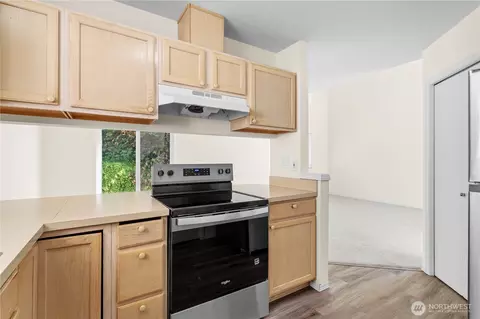 Kitchen - 19717 14th Ave E, Spanaway, WA 98387 photo 2 of 2