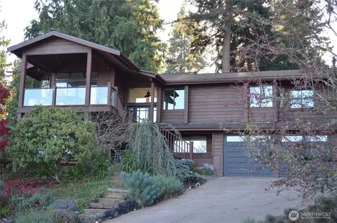 10906 Bill Point Ct, Bainbridge Island, WA 98110