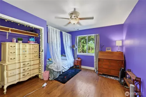 Bedroom - 378 Griffith Farm Rd, Sequim, WA 98382 photo 2 of 4