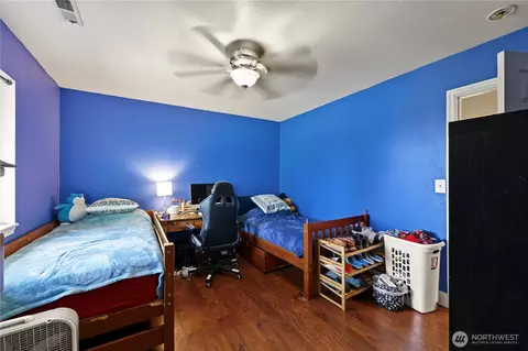Bedroom - 378 Griffith Farm Rd, Sequim, WA 98382 photo 1 of 4
