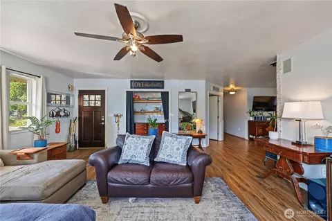 Entry Way - 378 Griffith Farm Rd, Sequim, WA 98382 photo 1 of 3