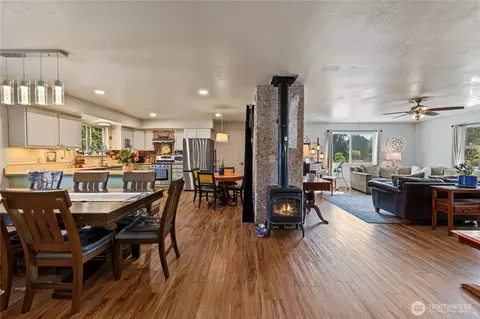Dining - 378 Griffith Farm Rd, Sequim, WA 98382 photo 2 of 3