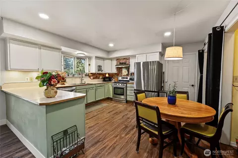 Kitchen - 378 Griffith Farm Rd, Sequim, WA 98382 photo 1 of 3