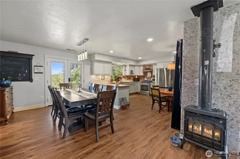Dining - 378 Griffith Farm Rd, Sequim, WA 98382 photo 3 of 3