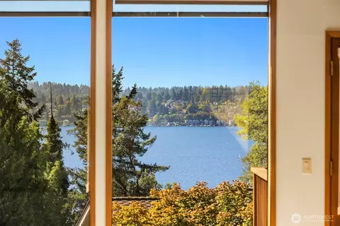 11925 73rd Pl NE, Kirkland, WA 98034