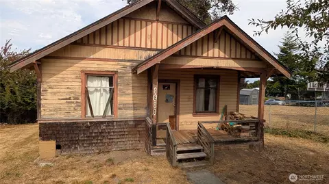 1811 W 5th St, Port Angeles, WA 98363
