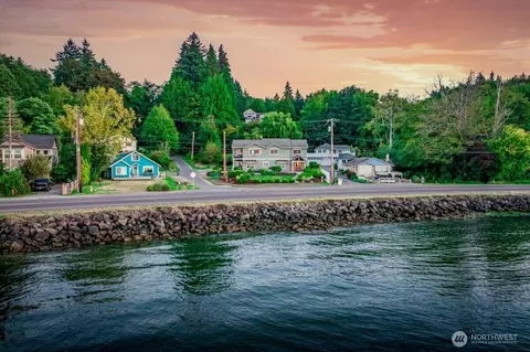 1374 Ahlstrom Rd E, Port Orchard, WA 98366