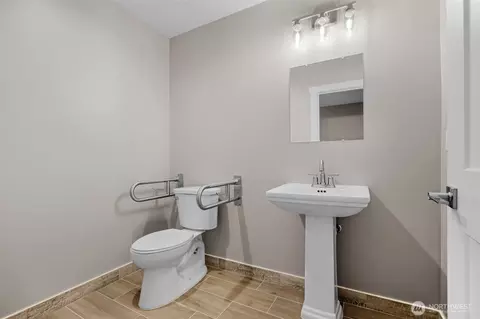Bath - 124 167th Pl SW, Bothell, WA 98012 photo 5 of 5
