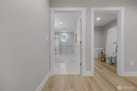 Entry Way - 124 167th Pl SW, Bothell, WA 98012 photo 4 of 5