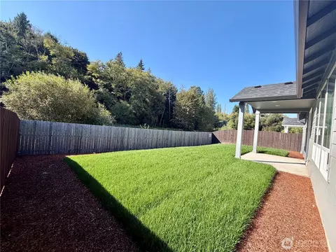 572 Rainbow Way, Kelso, WA 98626