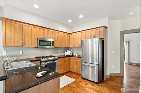 Kitchen - 2115 201st Pl SE #J2, Bothell, WA 98012 photo 1 of 2