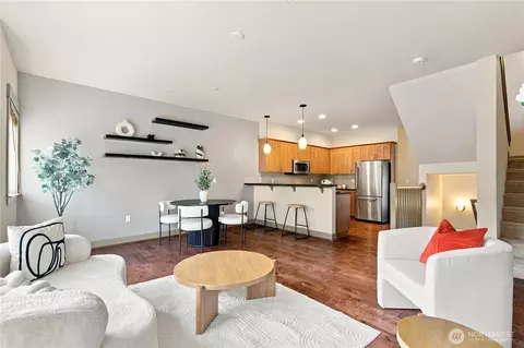 Living - 2115 201st Pl SE #J2, Bothell, WA 98012 photo 4 of 5