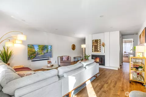 3206 80th Ave SE #3, Mercer Island, WA 98040
