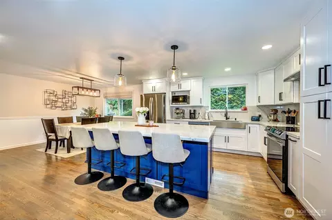 Kitchen - 19501 1st Ave SE, Bothell, WA 98012 photo 1 of 2