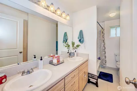 Bath - 19501 1st Ave SE, Bothell, WA 98012 photo 2 of 2