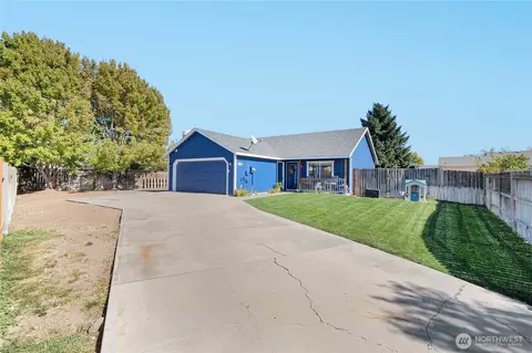 1421 S Cougar Dr, Moses Lake, WA 98837