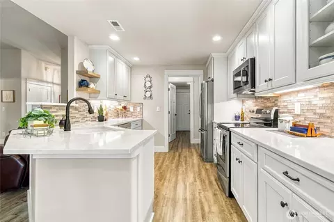 Kitchen - 2336 Hawk Dr, Walla Walla, WA 99362 photo 1 of 3
