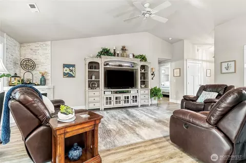 Living - 2336 Hawk Dr, Walla Walla, WA 99362 photo 1 of 4
