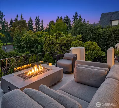 Exterior - 1641 Windermere Dr E, Seattle, WA 98112 photo 2 of 6