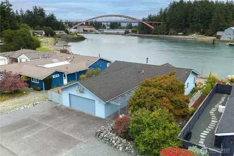 103 Chinook Pl, La Conner, WA 98257