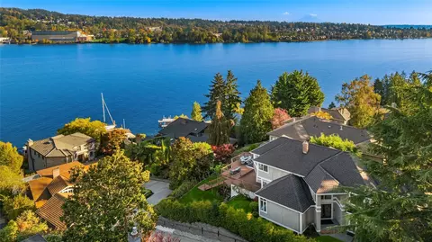 7020 96th Ave SE, Mercer Island, WA 98040
