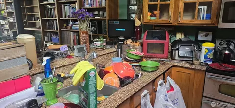 Kitchen - 202 SE 94th St, Everett, WA 98208 photo 3 of 3