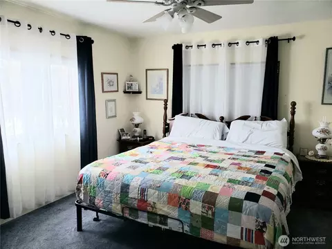 Bedroom - 1181 Spruce Dr, Enumclaw, WA 98022 photo 1 of 6