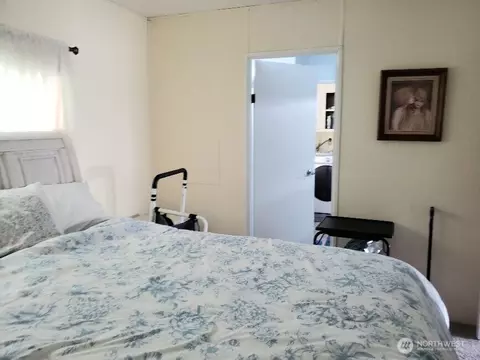 Bedroom - 1181 Spruce Dr, Enumclaw, WA 98022 photo 6 of 6