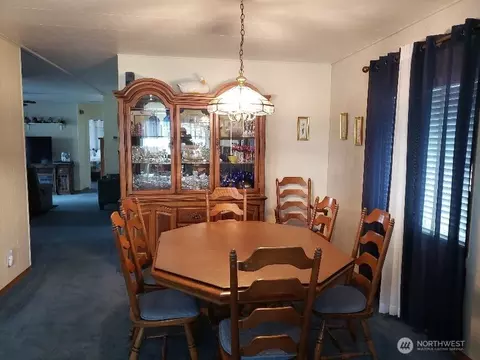 Dining - 1181 Spruce Dr, Enumclaw, WA 98022 photo 2 of 3
