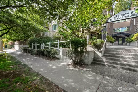 215 20th Ave E #204, Seattle, WA 98112