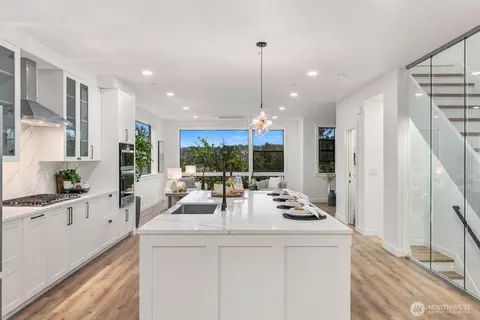 Kitchen - 932 Duchess Rd #B-1, Bothell, WA 98012 photo 11 of 11