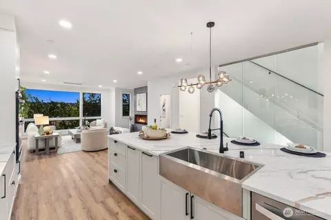 Kitchen - 932 Duchess Rd #B-1, Bothell, WA 98012 photo 9 of 11