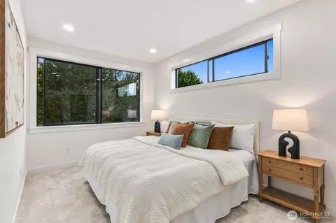 Bedroom - 932 Duchess Rd #B-1, Bothell, WA 98012 photo 2 of 4