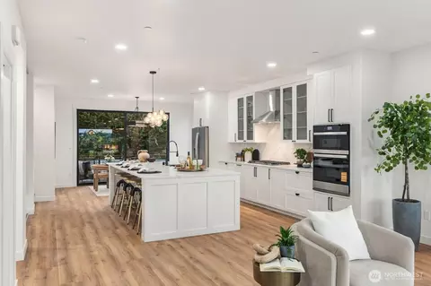 Kitchen - 932 Duchess Rd #B-1, Bothell, WA 98012 photo 1 of 11