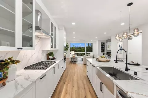 Kitchen - 932 Duchess Rd #B-1, Bothell, WA 98012 photo 10 of 11