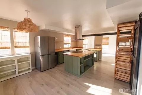 Kitchen - 704 Kansas St SW, Orting, WA 98360 photo 5 of 5