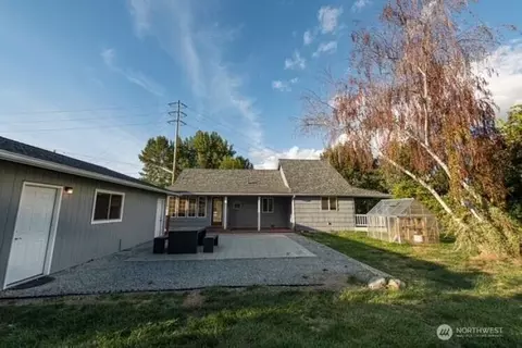 Exterior - 704 Kansas St SW, Orting, WA 98360 photo 6 of 7