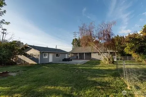 Exterior - 704 Kansas St SW, Orting, WA 98360 photo 1 of 7