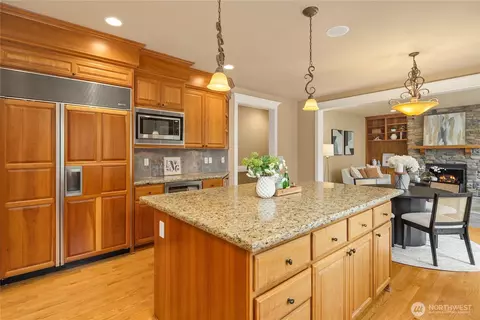 Kitchen - 10311 NE 194th St, Bothell, WA 98011 photo 4 of 5