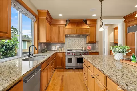 Kitchen - 10311 NE 194th St, Bothell, WA 98011 photo 2 of 5