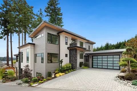 8333 NE Juanita Dr, Kirkland, WA 98034